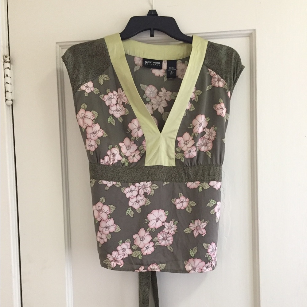 SALE New York & Co Floral Silk Tie Back Top Large